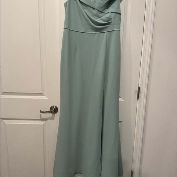 ADRIANNA PAPELL Off-the-shoulder Crepe Gown In Cloudy Aqua Size 14 - Picture 3 of 8